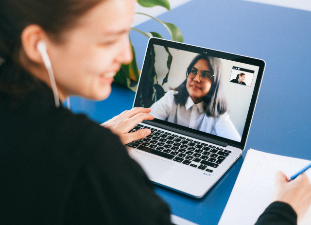 Como preparar entrevista de emprego por videoconferência